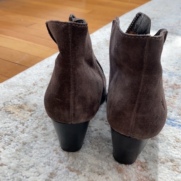 Frye - Picture 4 of 6